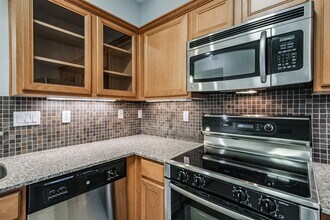 3501 Chenevert St in Houston, TX - Building Photo - Building Photo