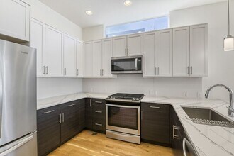 1356 Snowberry Ln in Louisville, CO - Foto de edificio - Building Photo