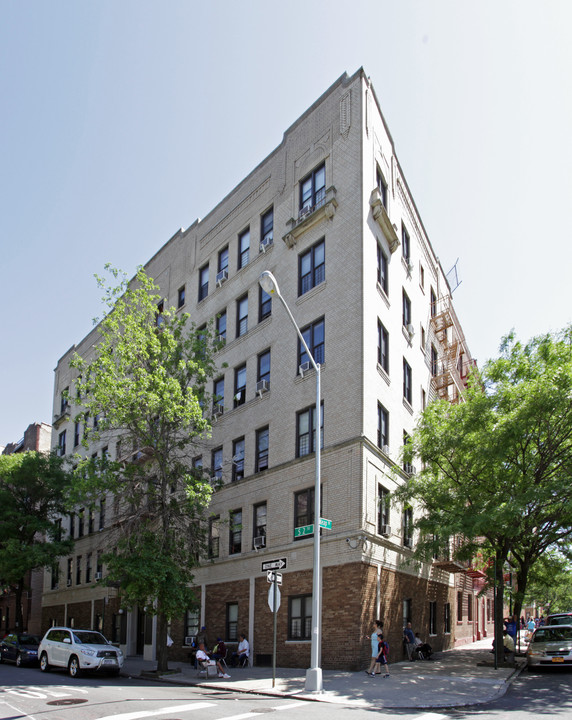 354 S 2nd St in Brooklyn, NY - Building Photo