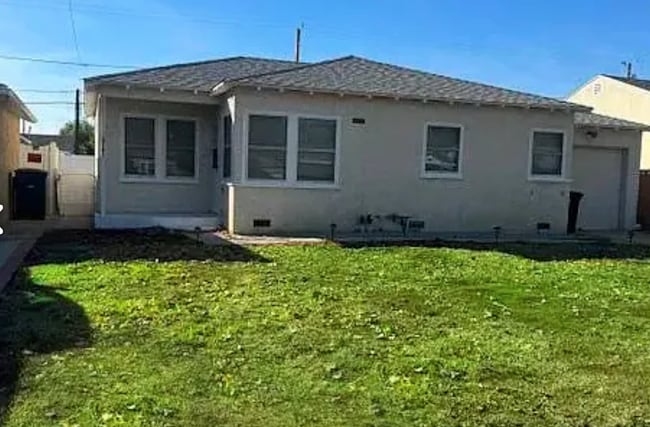 property at 2101 N Kenwood St