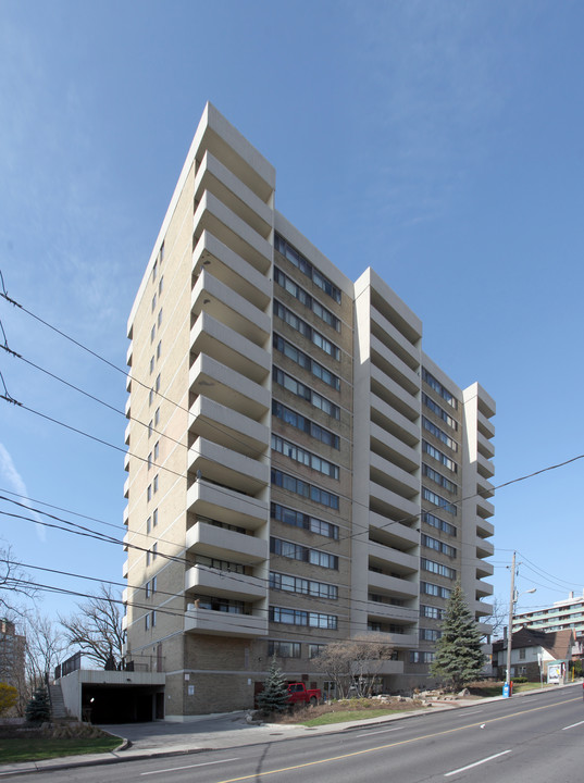 Weston Gate in Toronto, ON - Building Photo