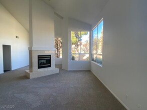 7600 Painted Dunes Dr in Las Vegas, NV - Foto de edificio - Building Photo