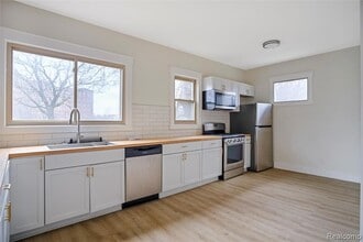 900 Hazelwood St, Unit Lower in Detroit, MI - Building Photo - Building Photo