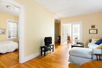 393 Washington St in Somerville, MA - Building Photo - Building Photo