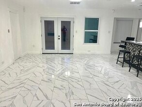 6231 Pancho Villa Dr in San Antonio, TX - Building Photo - Building Photo