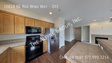 10818 NE Red Wing Way in Hillsboro, OR - Building Photo - Building Photo