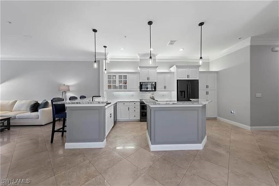 8601 Piazza Del Lago Cir in Estero, FL - Building Photo