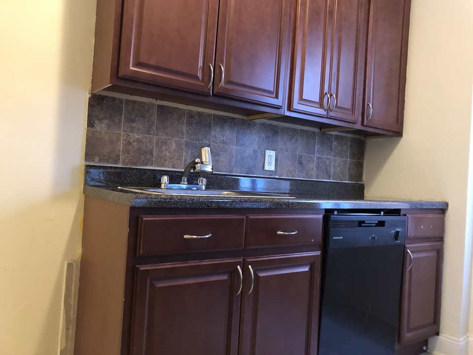 275 Monticello Ave in Jersey City, NJ - Building Photo