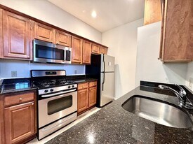 4 Bishop St, Unit 206 in Framingham, MA - Building Photo