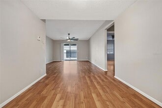 14468 Reuter Strasse Cir, Unit 508 in Tampa, FL - Foto de edificio - Building Photo