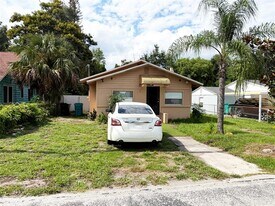 111 Page St in Orlando, FL - Building Photo