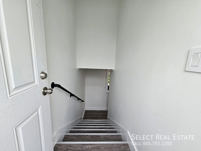 33900 Mayfair Ave in Abbotsford, BC - Foto de edificio - Building Photo