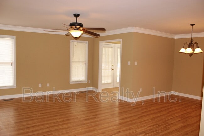 905 Oakwater Dr in Garner, NC - Building Photo - Building Photo