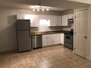 211 Green Acres Rd in Fort Walton Beach, FL - Foto de edificio - Building Photo