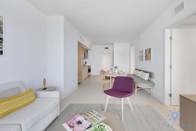 601 NE 1st Ave in Miami, FL - Building Photo - Building Photo