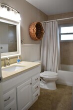 826 Palama Way in Lantana, FL - Building Photo - Building Photo