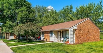 602 Van Dorn St in Polk City, IA - Building Photo