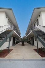 Casa Galleria in Lawndale, CA - Building Photo - Building Photo