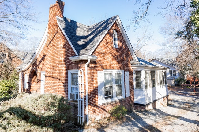 202 E Lake Dr in Greensboro, NC - Building Photo - Building Photo