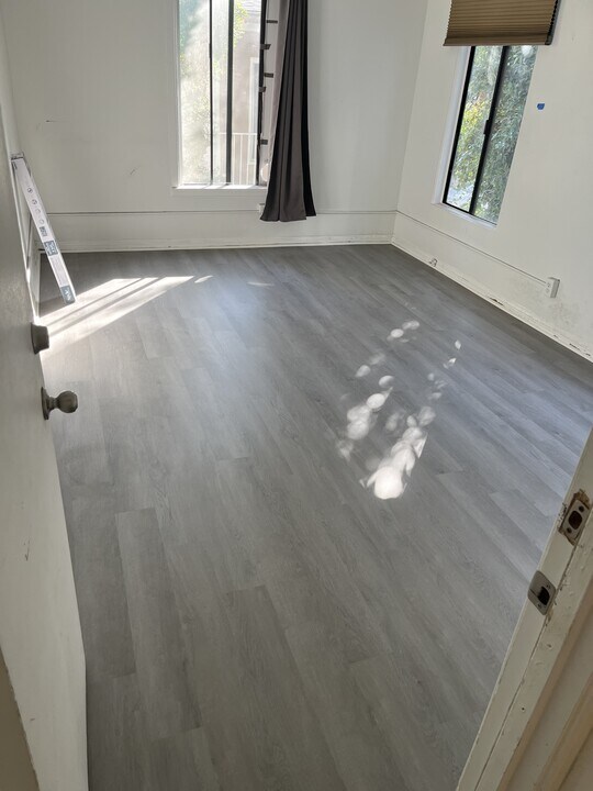 547 Gayley Ave in Los Angeles, CA - Building Photo