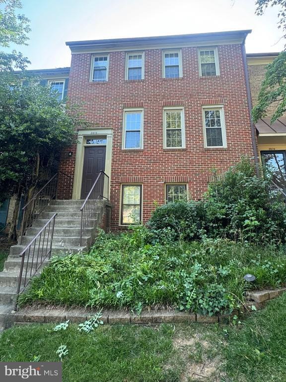 property at 2872 Sutton Oaks Ln