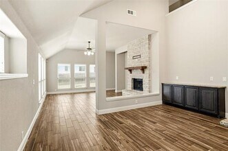 1021 Rustic Oak Wy in Burleson, TX - Building Photo - Building Photo