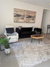 10220 NW 63rd Terrace in Doral, FL - Building Photo - Building Photo