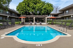 Kimberly Arms in Fullerton, CA - Building Photo