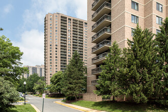 Skyline Square North and South in Baileys Crossroads, VA - Building Photo - Building Photo