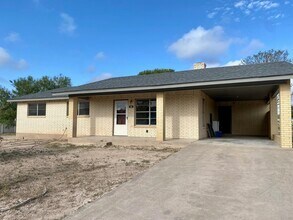 114 Rhonda Dr in Del Rio, TX - Building Photo - Building Photo