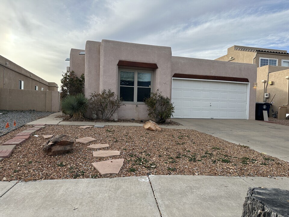 7819 Storrie Pl NE in Albuquerque, NM - Building Photo