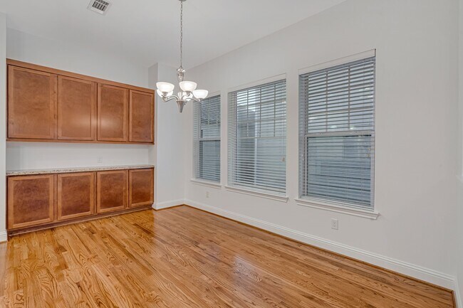 2511 Sherwin St in Houston, TX - Foto de edificio - Building Photo