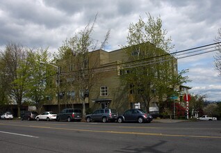 Aspen Park Apartments in Seattle, WA - Building Photo - Building Photo