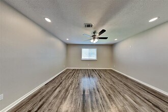 5711 Deer Timbers Trail in Humble, TX - Building Photo - Building Photo
