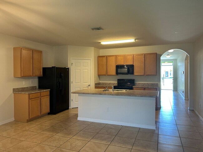 1123 SW 40th Terrace in Cape Coral, FL - Building Photo - Building Photo