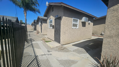 13455 1/2 Filmore St in Los Angeles, CA - Building Photo - Building Photo