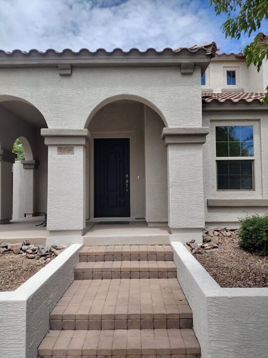 2256 S Ponderosa Dr in Gilbert, AZ - Building Photo