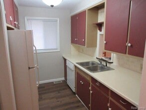 20404 Wakenden St in Redford, MI - Building Photo - Building Photo