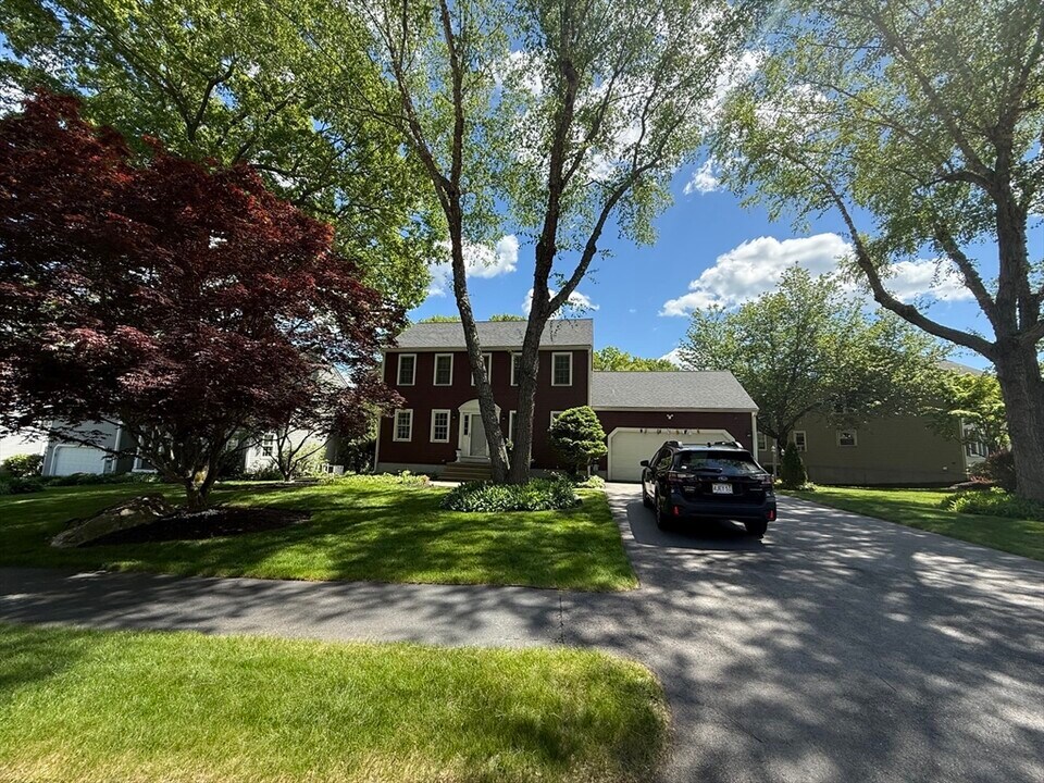 51 Ireta Rd in Shrewsbury, MA - Building Photo