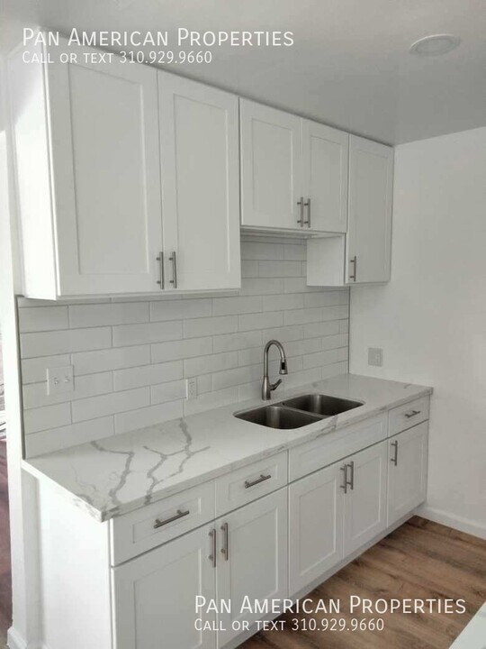 1423 W Lingan Ln-Unit -5 in Santa Ana, CA - Building Photo