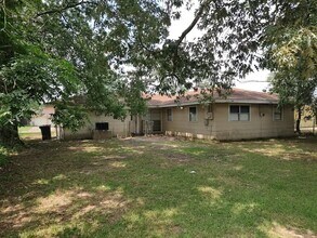 5455 Bettes Ln in Beaumont, TX - Building Photo - Building Photo