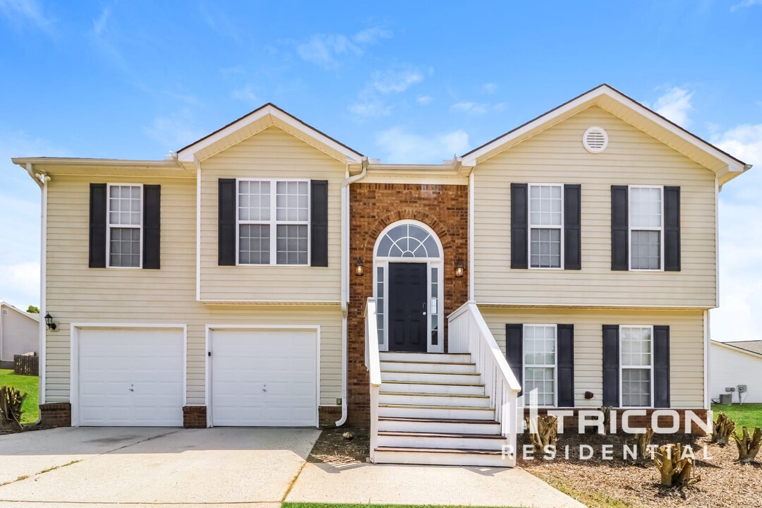 134 Pinkston Ct in Winder, GA - Building Photo