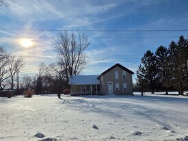 12634 L Dr N in Battle Creek, MI - Building Photo