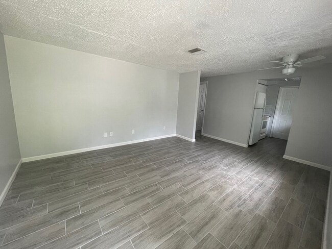 5821 12th St E in Bradenton, FL - Building Photo - Building Photo