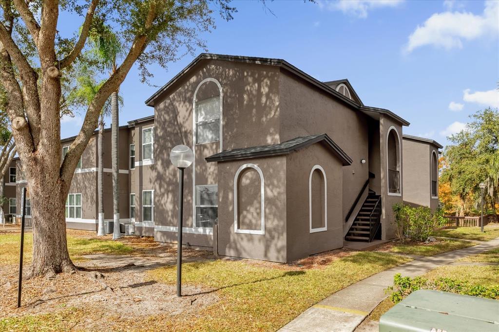 5725 Gatlin Ave in Orlando, FL - Building Photo