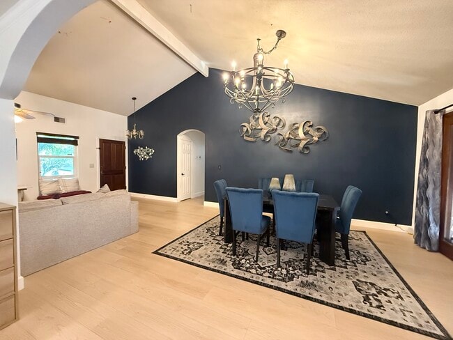 25769 Miguel Ct in Santa Clarita, CA - Building Photo - Building Photo