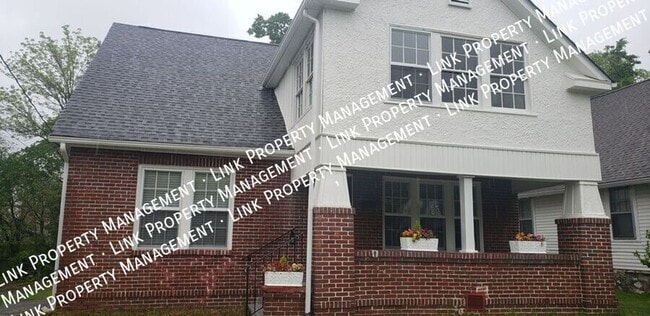property at 2509 E 4th St