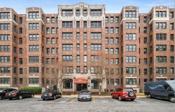 3900 14th St NW in Washington, DC - Foto de edificio - Building Photo