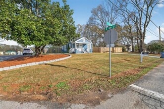 240 E 5th Ave in Winder, GA - Building Photo - Building Photo