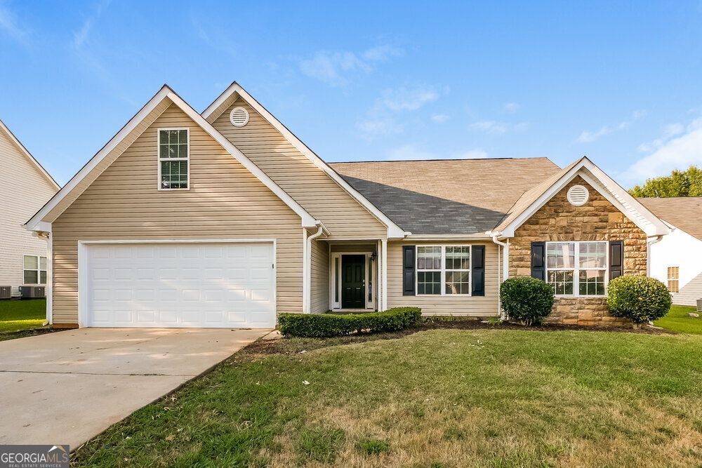 303 Vineyard Ridge Ln in Griffin, GA - Building Photo